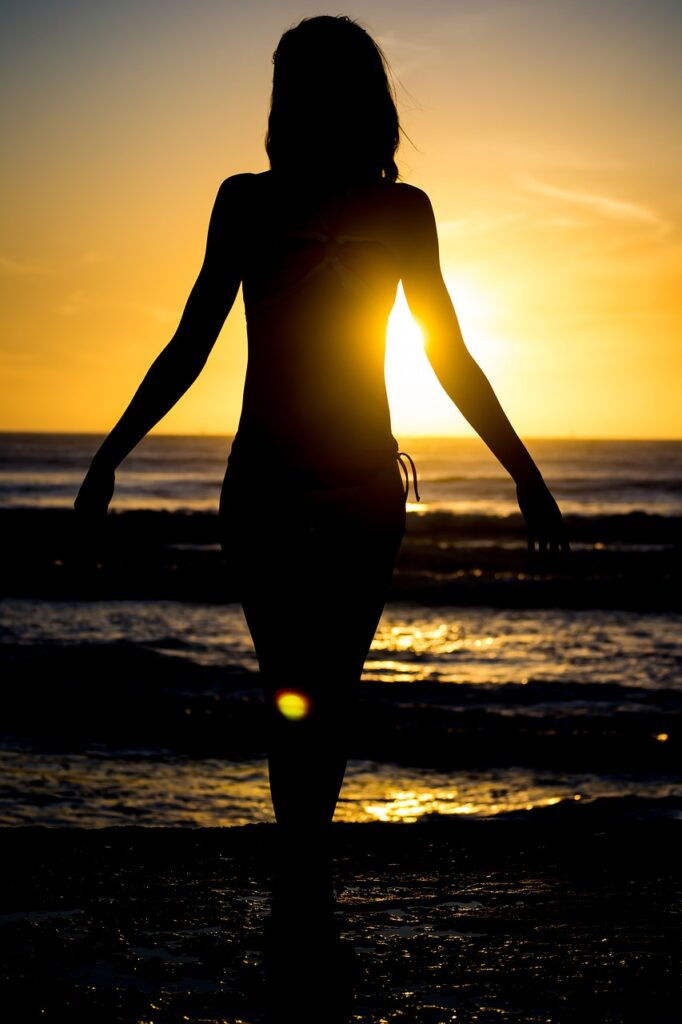 silhouette, beach, sun-602840.jpg