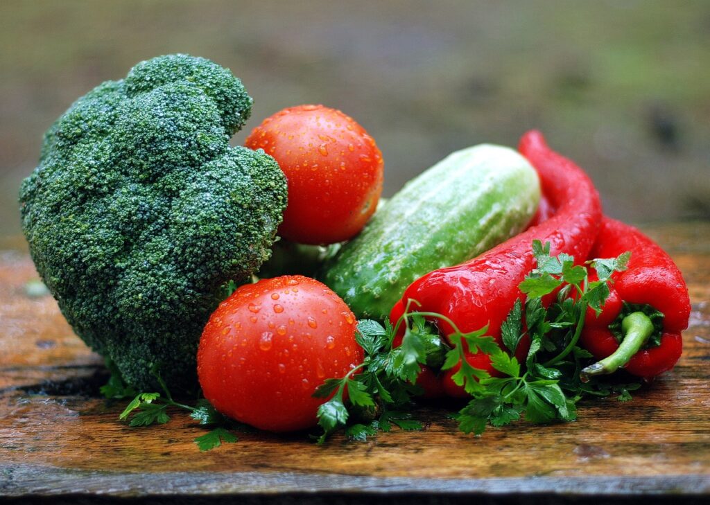 vegetables, water droplets, fresh-1584999.jpg